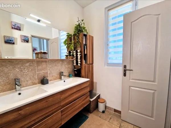 Bel appartement meublé T4 - 2 chambres + bureau - Étage avec Entrée indépendante - Châteaurenard