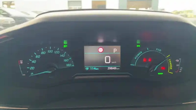 Peugeot 208 electrique 50 kwh 136ch — photo 12