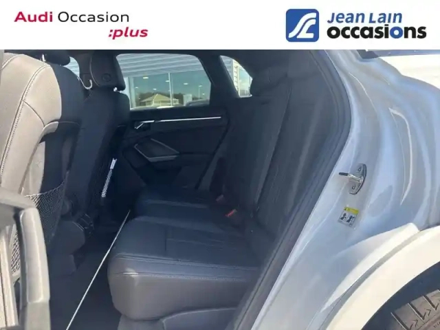 Audi Q3 35 tfsi 150 ch s tronic 7 — photo 17