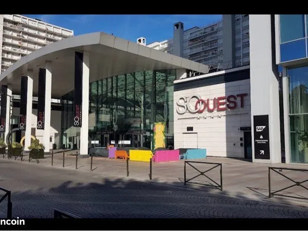 Place de parking sécurisée XXL - Paris 17e / So Ouest - Voiture + 2 motos possible