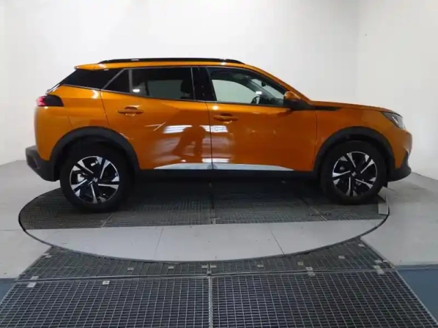 Peugeot 2008 1.2 puretech 100ch s&amp;s allure pack — photo 5