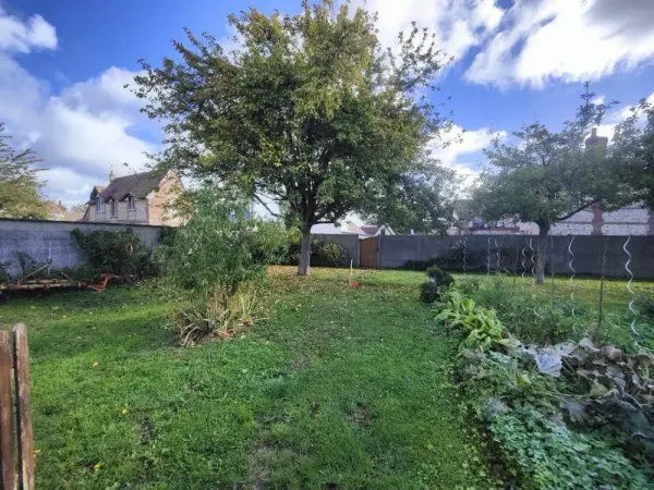 Terrain 745 m²