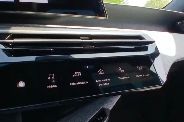 Peugeot 5008 hybrid 145 ch e-dcs6 — photo 21