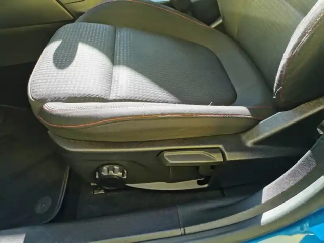 Ford Focus st-line 2.0 ecoblue 150 ch — photo 16