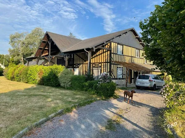 Maison 10 pièces 361 m²