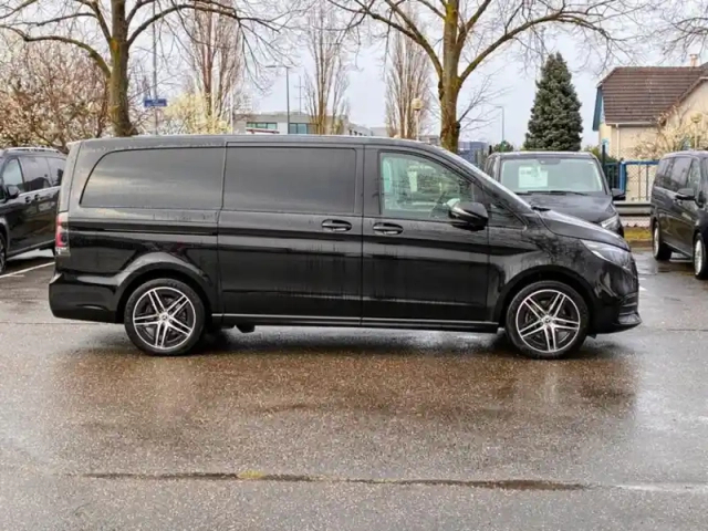 Mercedes Cla 300 d amg line long 8places — photo 8