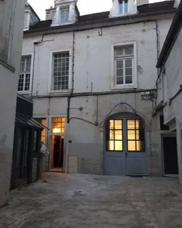 Superbe studio hyper centre