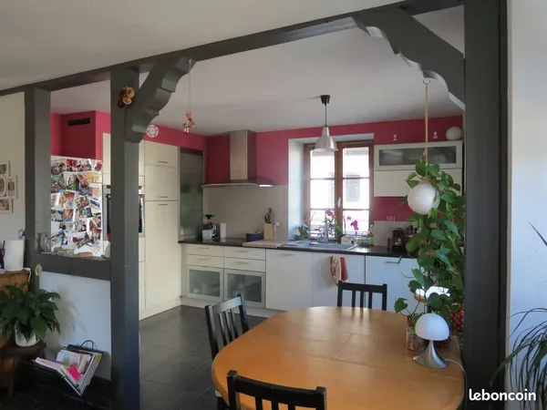 Maison de village de 77 m² avec cour fermée et cave — Beblenheim