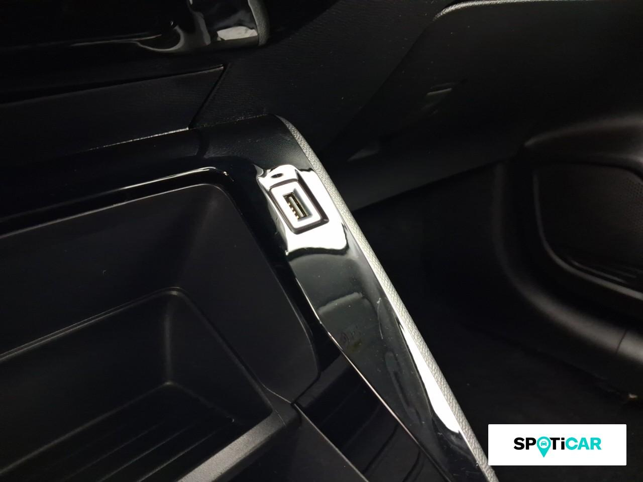 Peugeot 208 1.2 puretech 100ch s&s active pack eat8 — photo 16