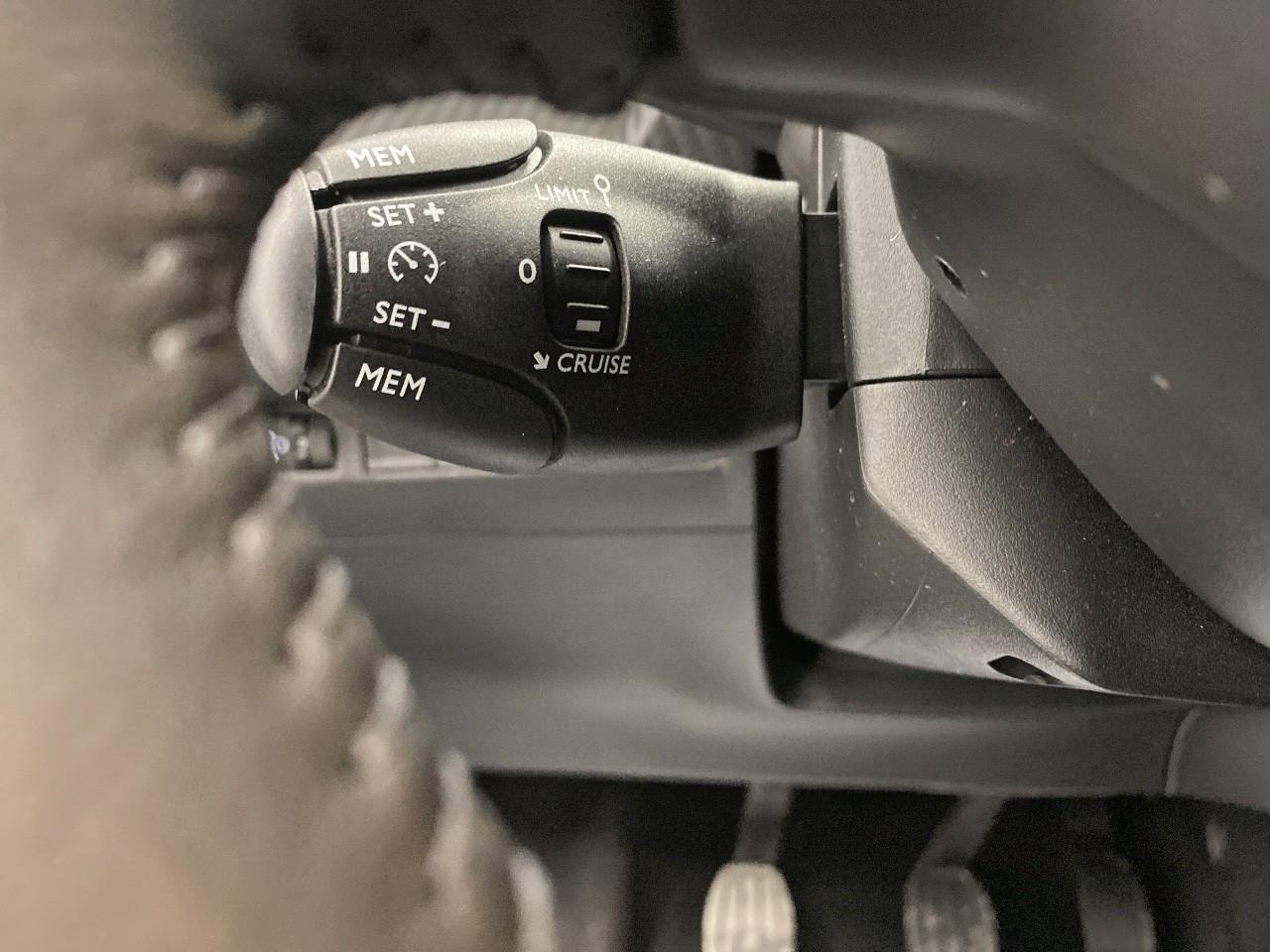 Peugeot 2008 100 s&s bvm6 style — photo 18