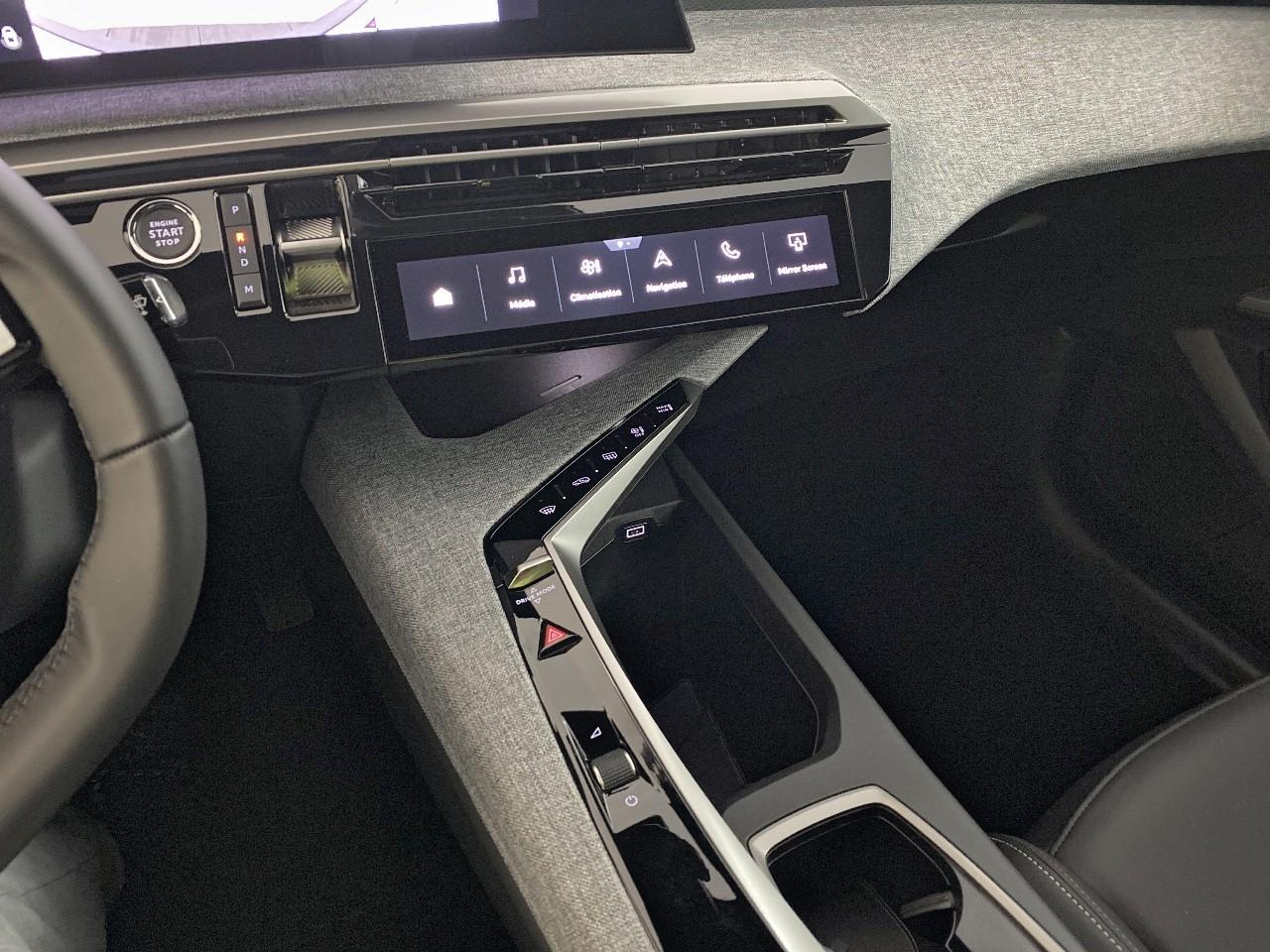 Peugeot 5008 hybrid 145 ch e-dcs6 allure — photo 17