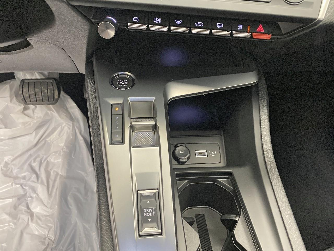 Peugeot 308 phev 180 e-eat8 active pack — photo 16