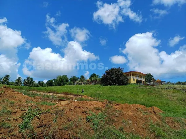 Terrain constructible 1300 m²