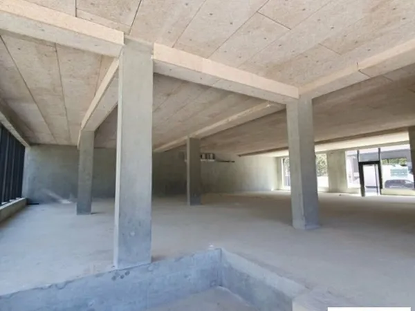 Local commercial 304 m² GRENOBLE