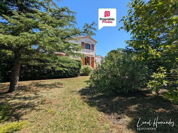 Maison de caractère de plain-pied - 130m² - Terrain plat de 2411 m² - Saint-Privat-des-Vieux (Mazac)
