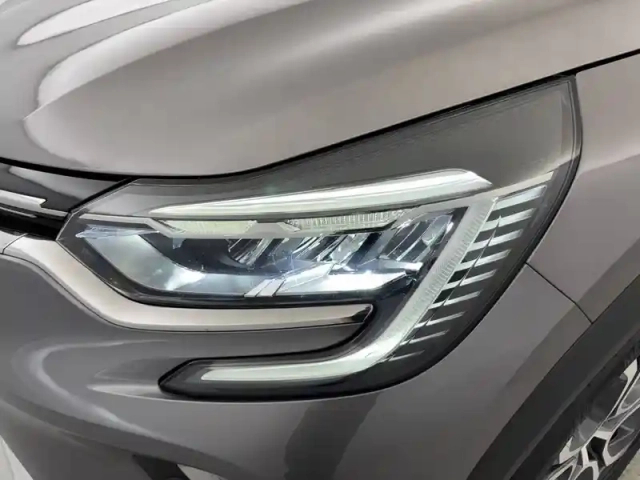 Renault Captur e-tech 145 - 21 — photo 26