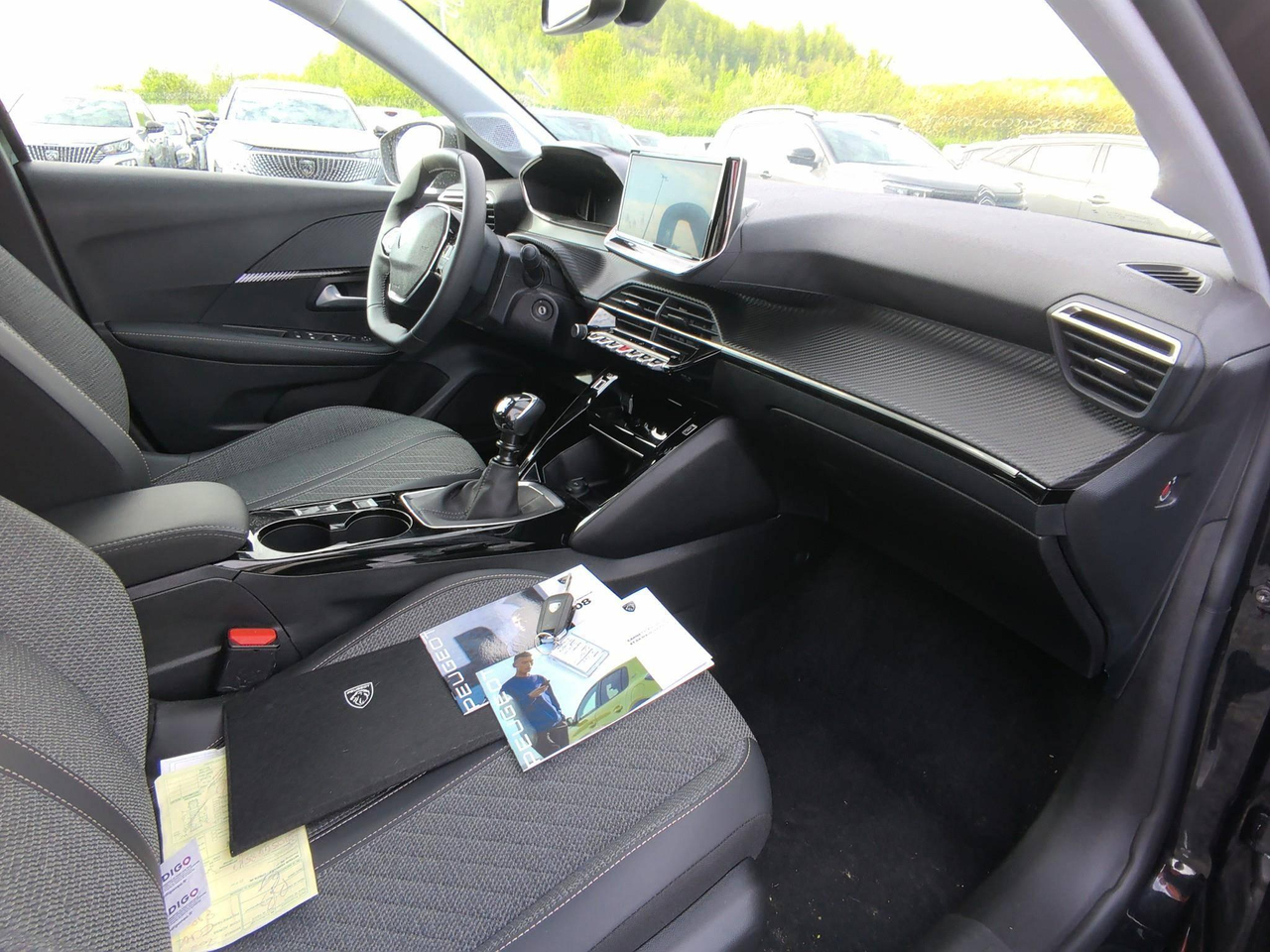 Peugeot 208 — photo 3