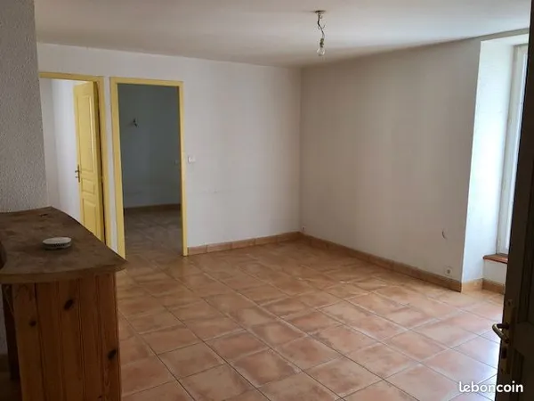 Appartement T3 centre village lumineux