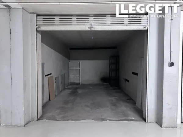 Garage fermé, privé souterrain sur Nice Fabron