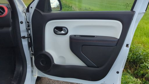 Renault Twingo 0.9 TCe 95 - Le Coq Sportif – 2019 – 58351 km – Essence – Boîte Manuelle — photo 27