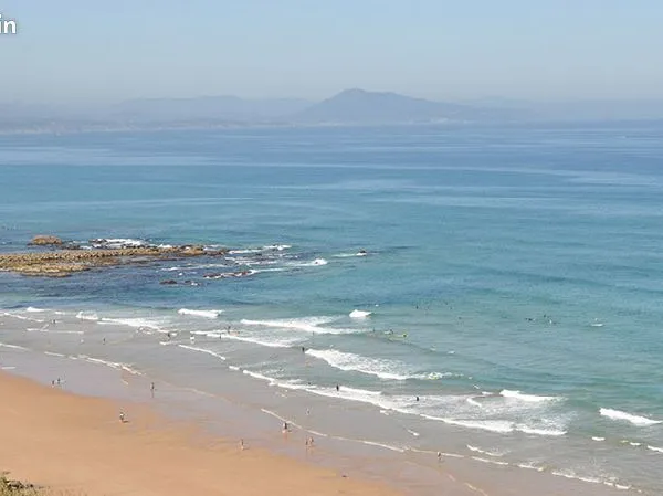 T1 Biarritz " les pieds dans l'eau" + parking