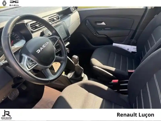 Dacia Duster 1.3 tce 150ch fap expression 4x2 edc — photo 3