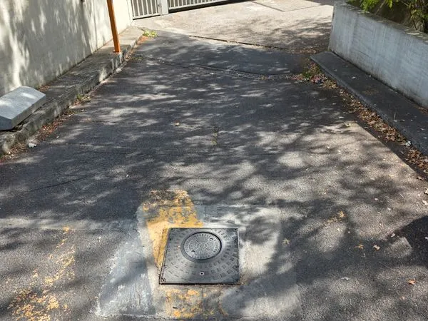 Place de parking sous-sol sécurisé