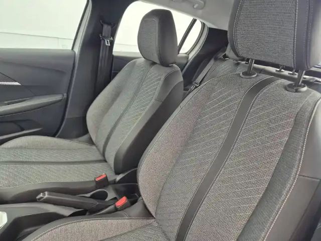 Peugeot 208 100 s&amp;s bvm6 — photo 31