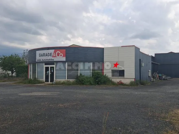 Local commercial 1076 m²