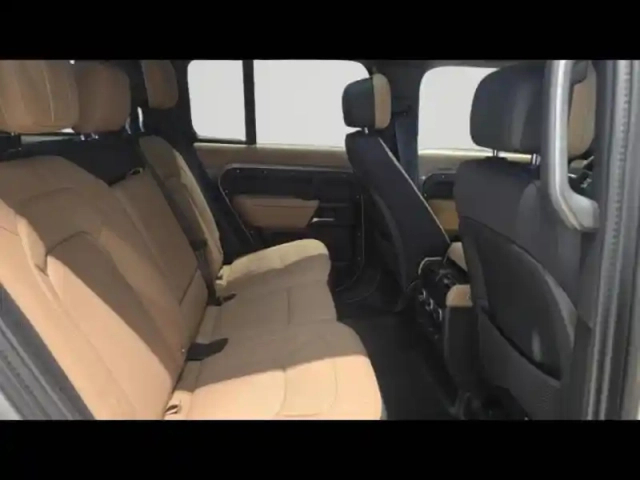 Land Rover Defender 110 2.0 p300e phev x — photo 29