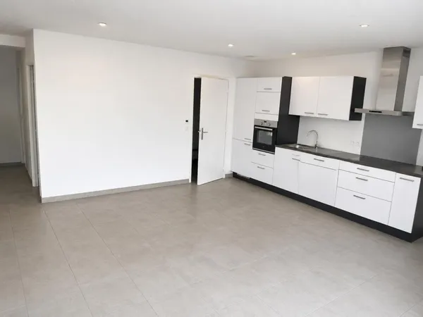 Très bel appartement T3 refait à neuf très proche de la frontière