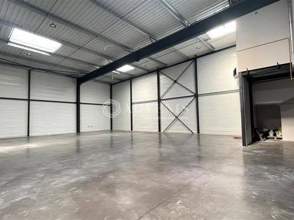 Local d'activité 478 m²