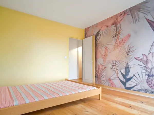 APPARTEMENT BREQUIGNY 80m²