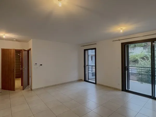 Appartement T2 avec grande terrasse dans résidence de standi