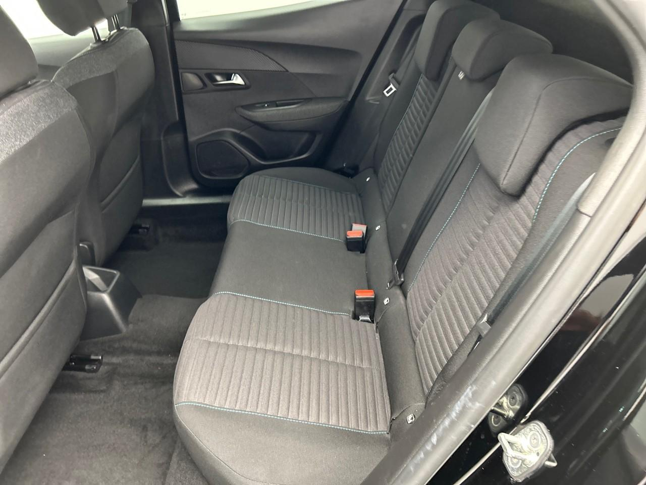 Peugeot 2008 puretech 130 s&s eat8 style — photo 13