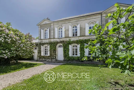 Maison 8 pièces 240 m²
