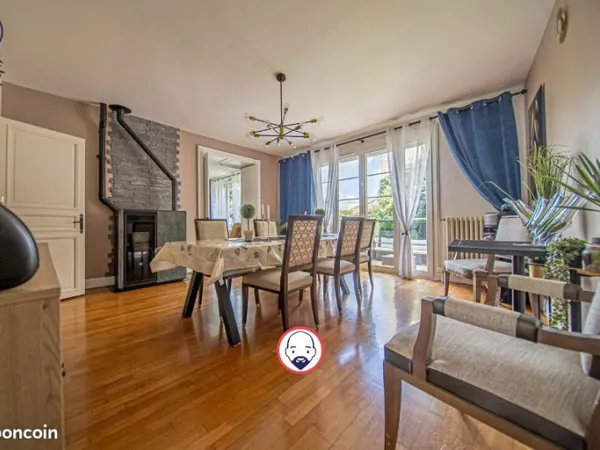 Maison 7 pièces 360 m²