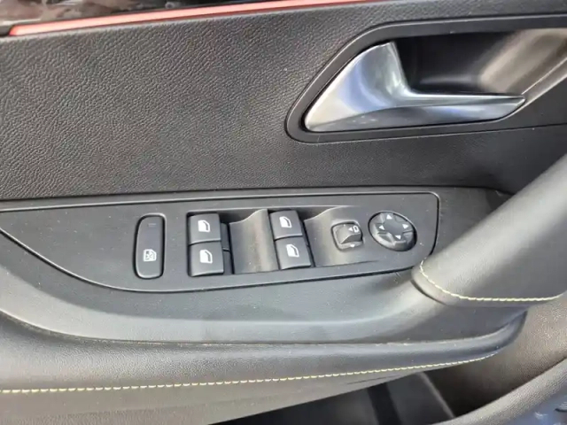 Peugeot 2008 puretech 130 s&amp;s bvm6 — photo 38