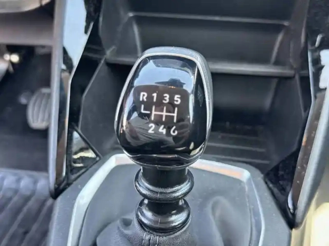 Peugeot 208 puretech 100 s&amp;s bvm6 — photo 14
