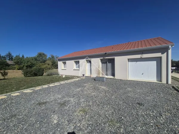 Maison neuve, trois chambres et jardin