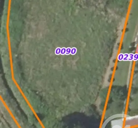 Terrain 2305 m²