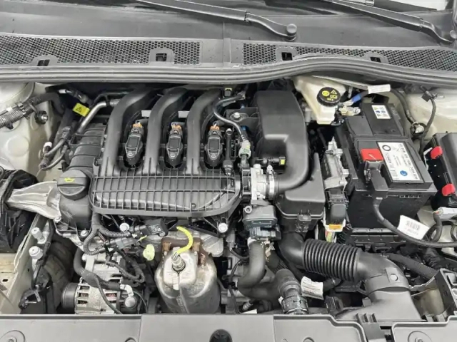 Peugeot 208 puretech 75 s&amp;s bvm5 — photo 49