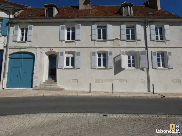 Bureaux 95 m² Bourges