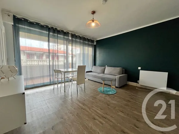 Studio 1 pièce 28 m²