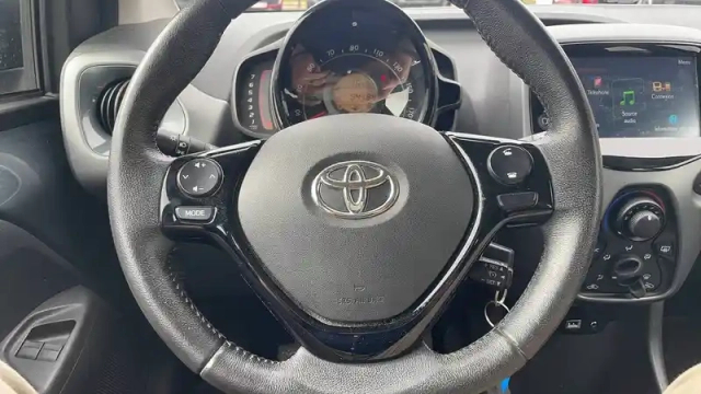 Toyota Aygo 1.0 vvt-i — photo 3