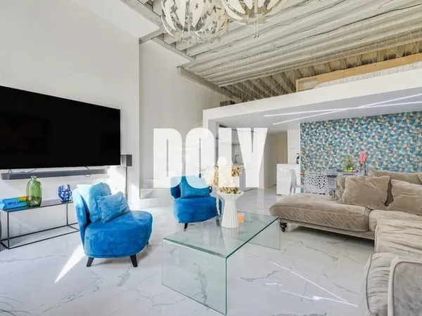 EXCLUSIVITE DOLY - RUE MONTORGUEIL - BEAUX VOLUMES & CHARME