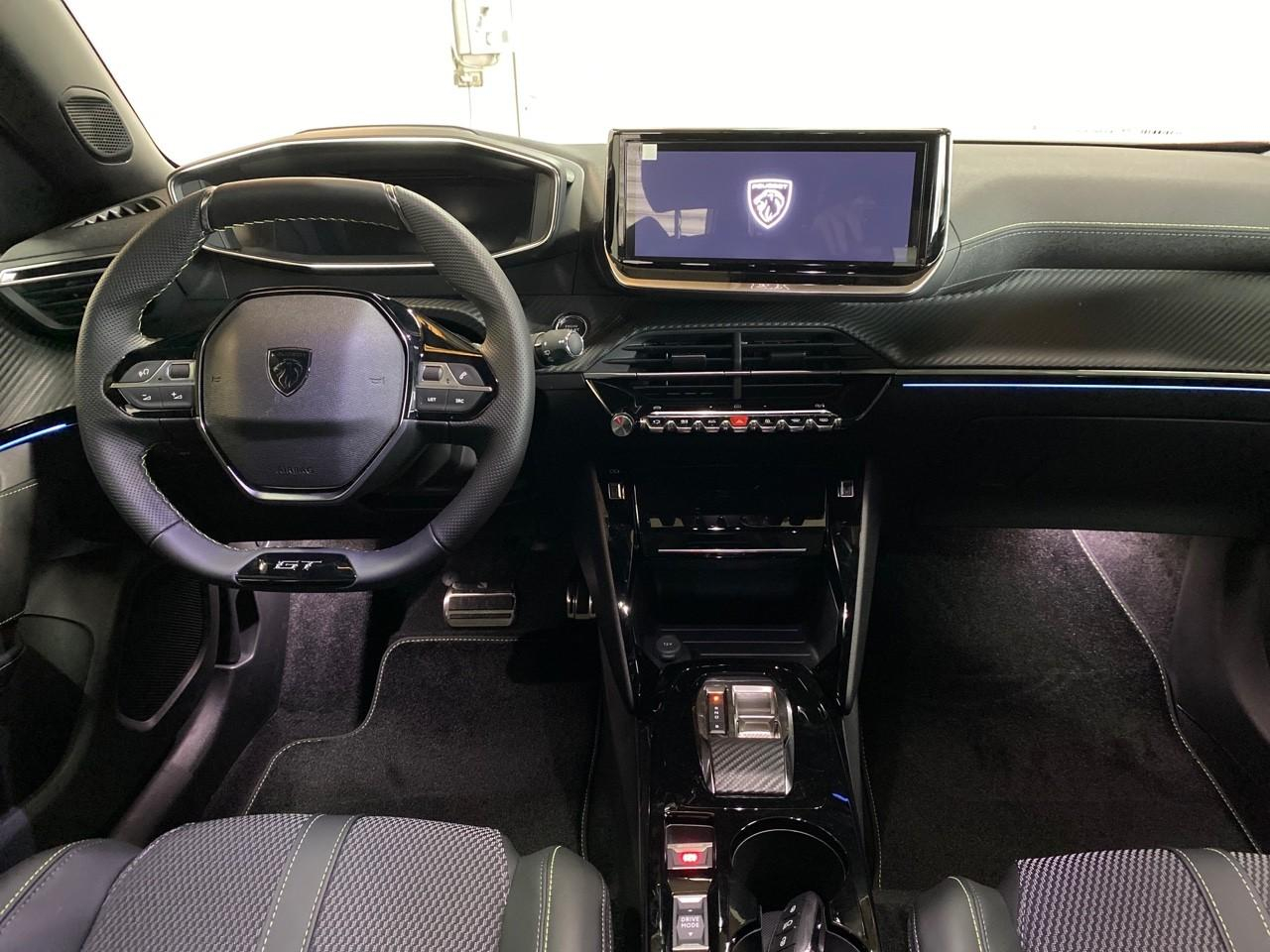 Peugeot 2008 e-2008 156ch gt — photo 8