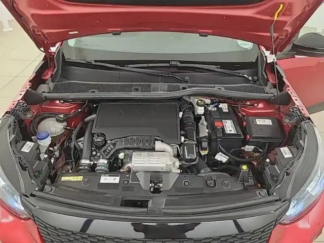Peugeot 2008 puretech 130 s&amp;s bvm6 — photo 29