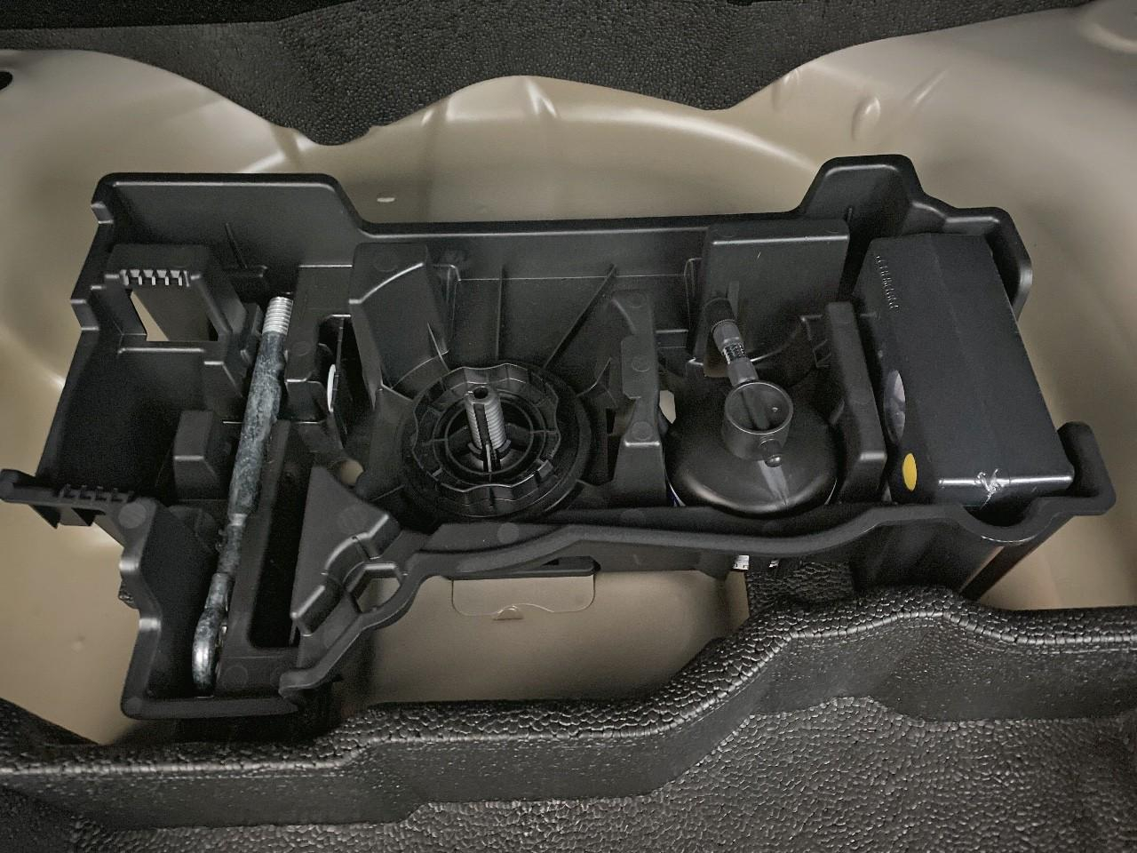 Peugeot 2008 hybrid 145 ch e-dcs6 allure — photo 12