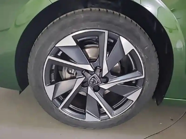 Peugeot 308 puretech 130ch s&amp;s eat8 — photo 16